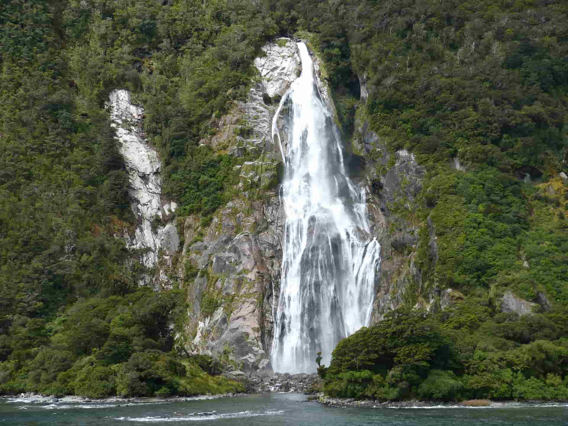 5. Te Anau to Milford Sound Highway min